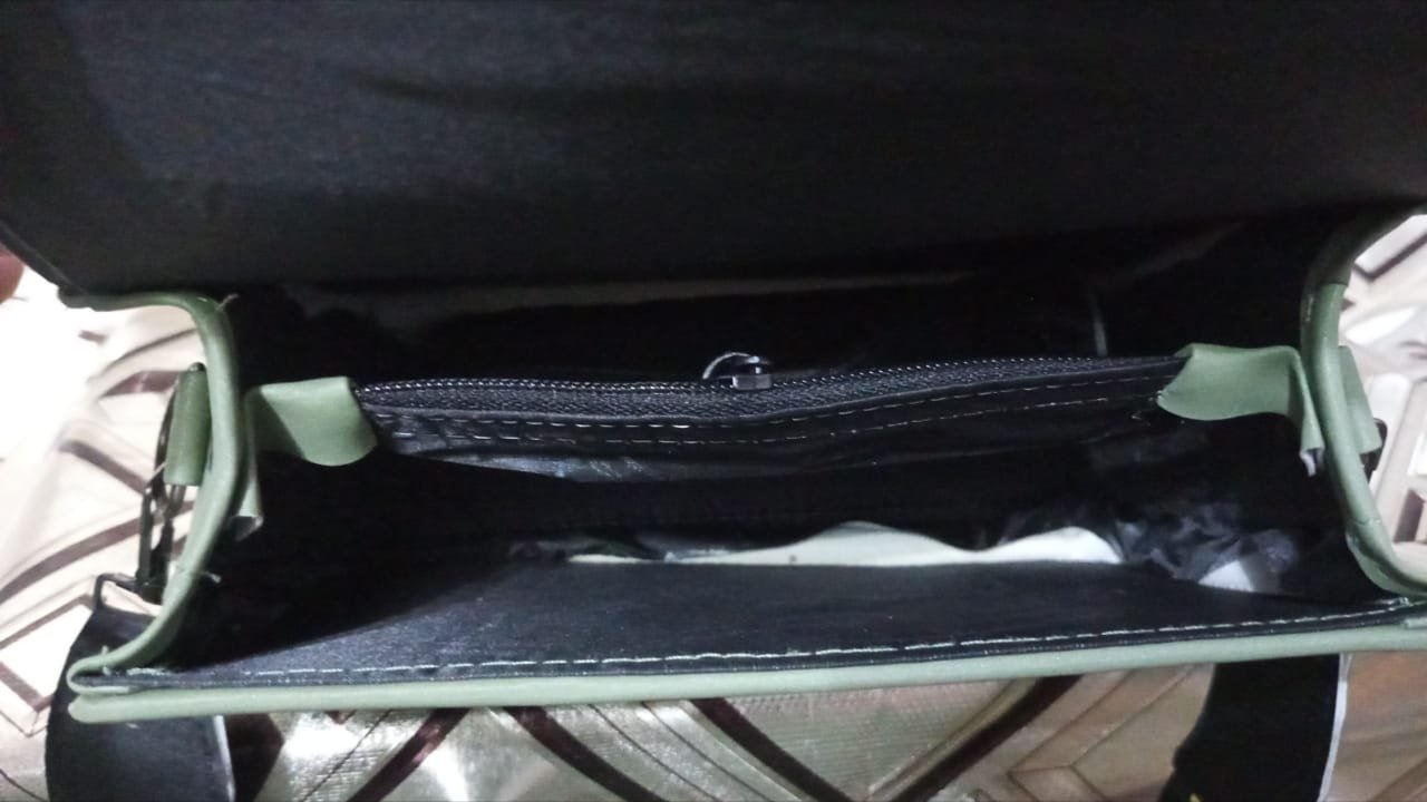 Quilted Elegance Handbag - Image 3