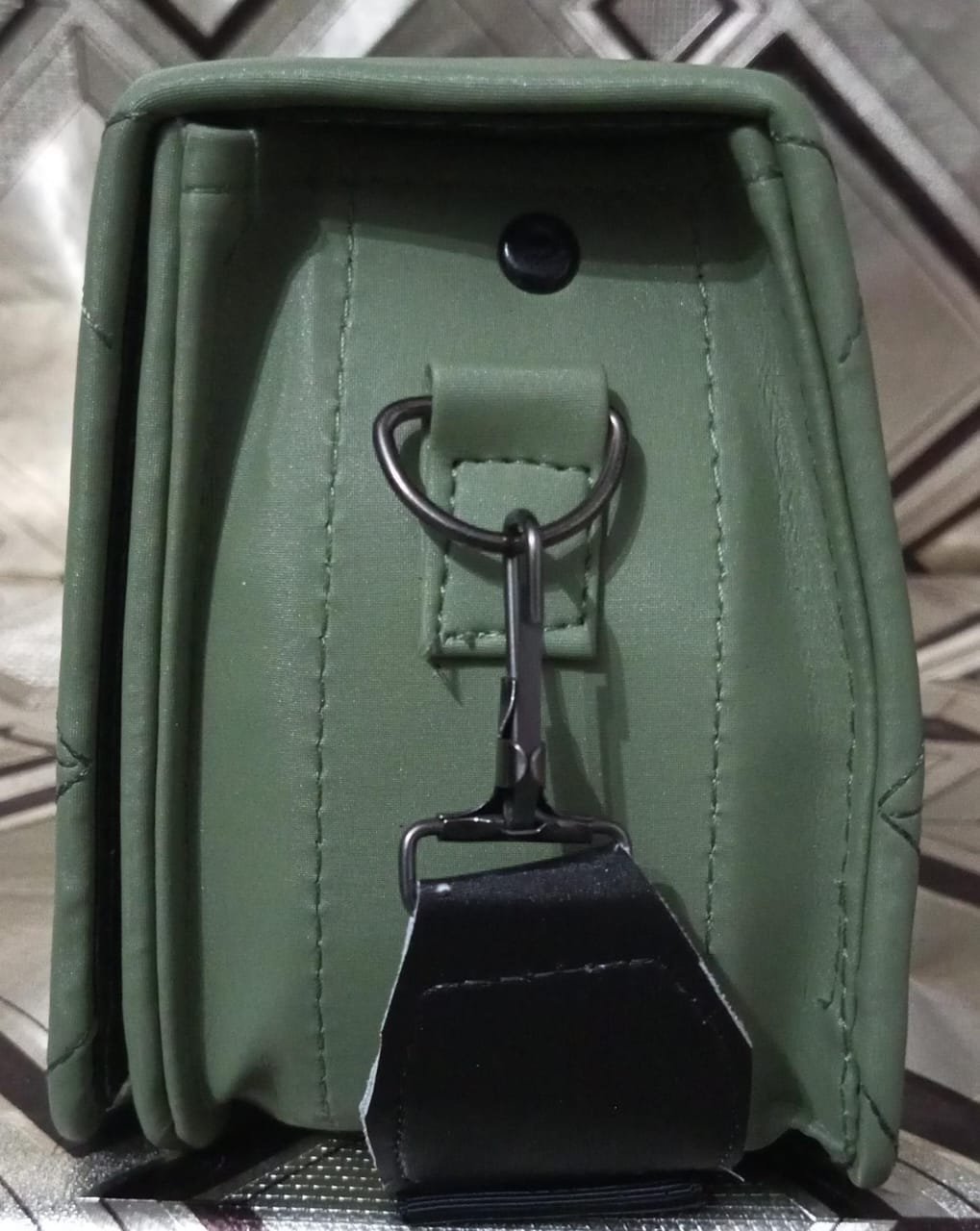 Quilted Elegance Handbag - Image 2